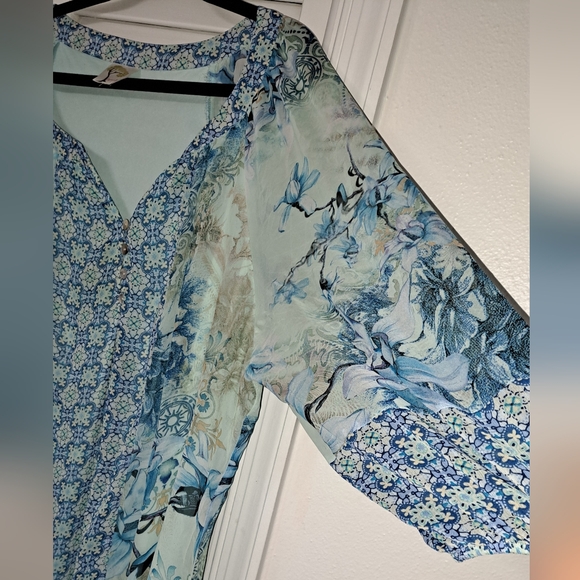 Fig and Flower Teal and Blue Patterned Blouse - Picture 3 of 5